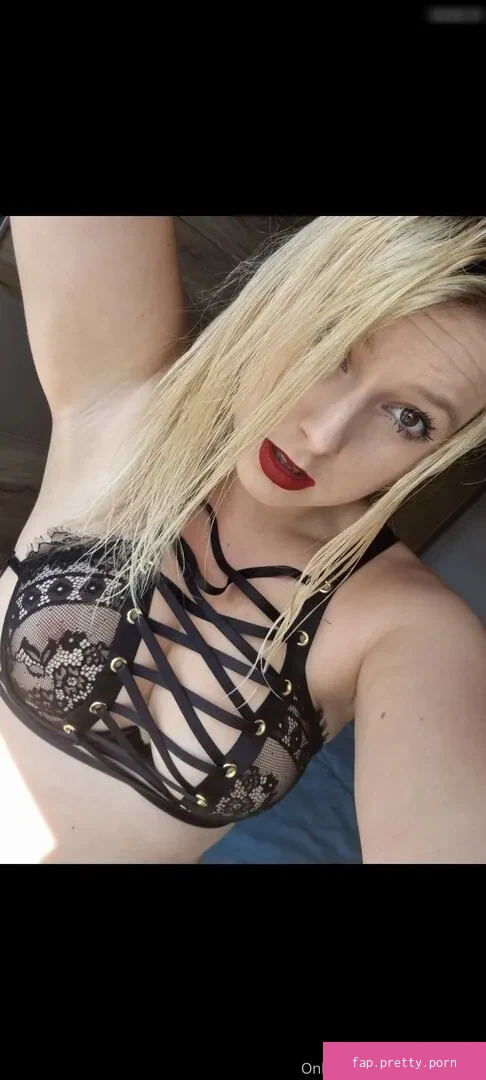 Blondiihell - Photo #01