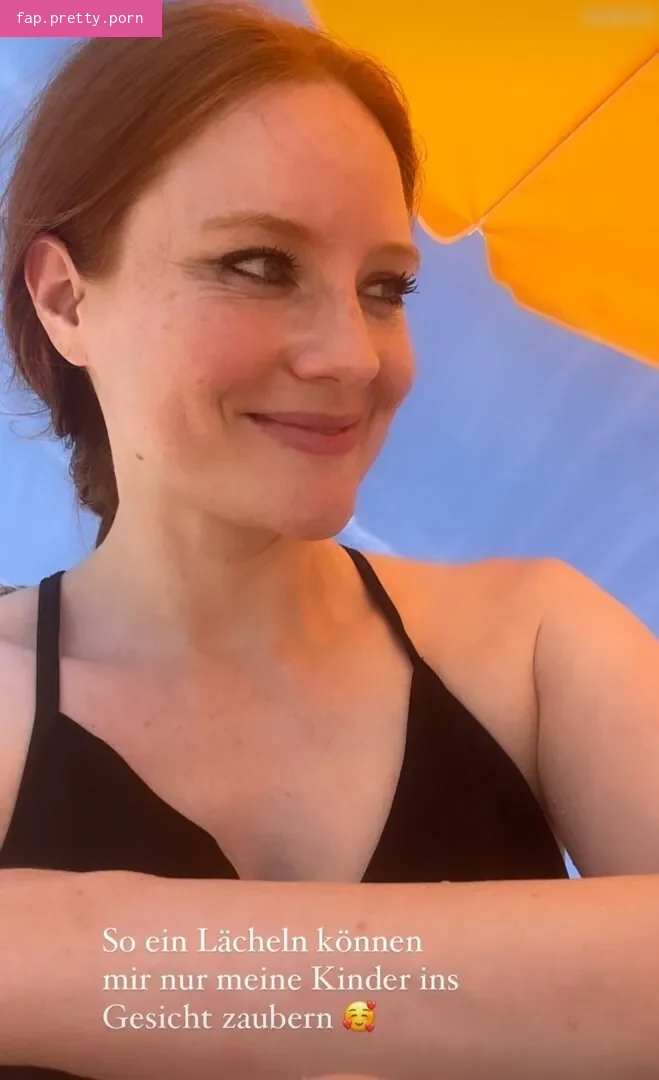 Barbara Meier - Photo #01