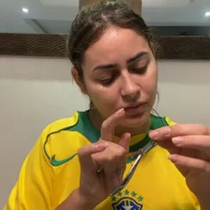 Bella Menezes