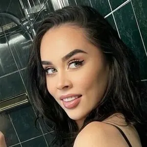 Bella Michaels