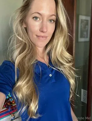 Blonde Mel