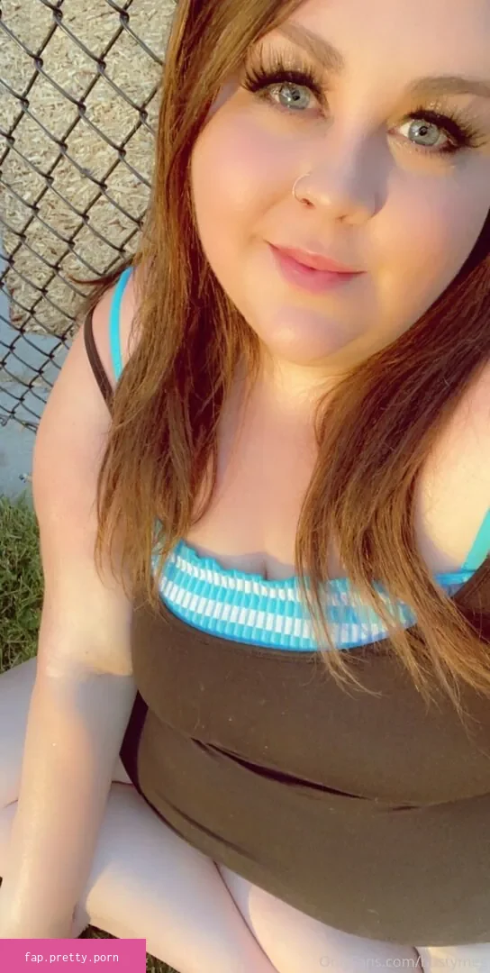 Busty Meg / bustymeg - Photo #03