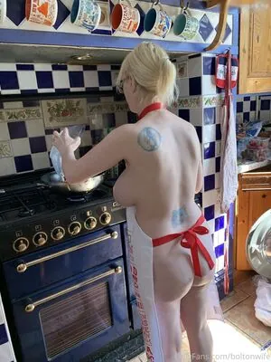 BoltOnWife
