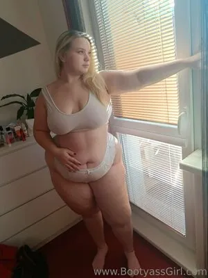 bootyassgirl