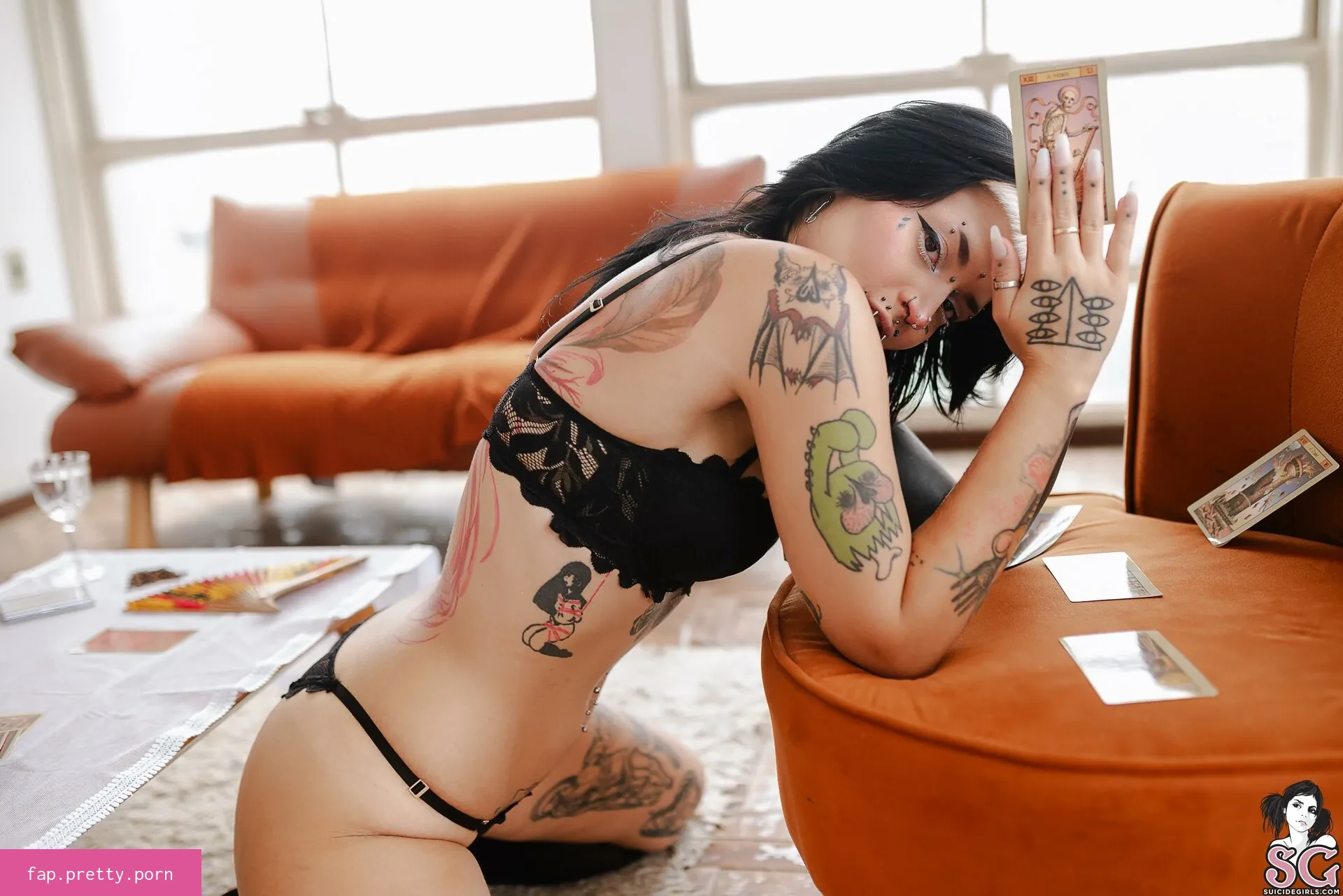 Borderwaifu - Photo #26