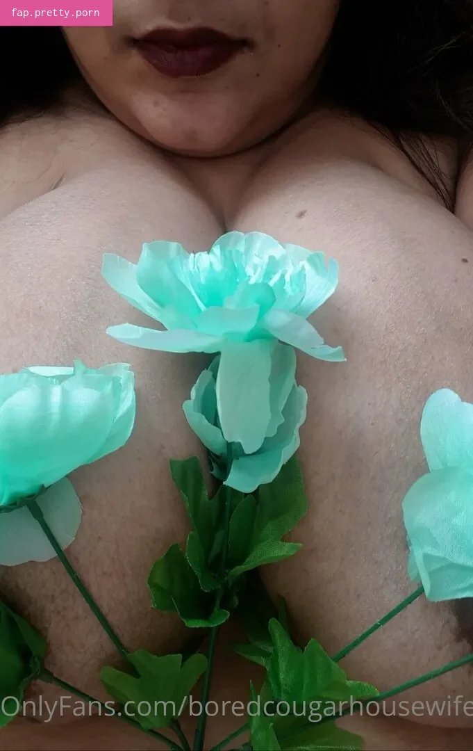 boredcougarhousewife - Photo #03
