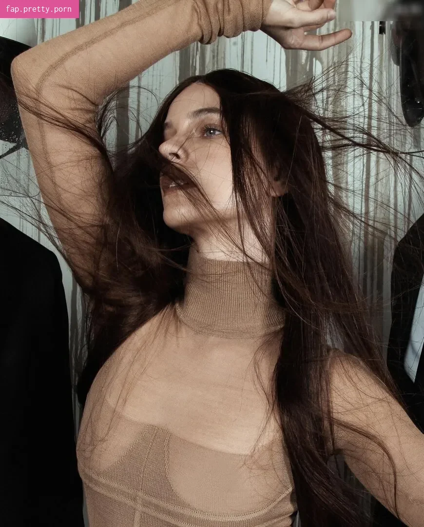 Barbara Palvin - Photo #13