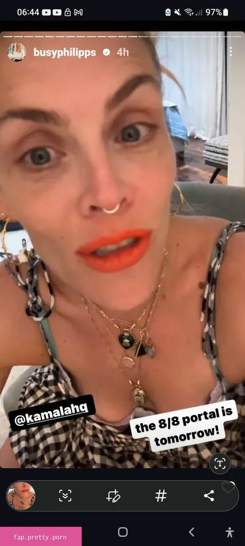 Busy Philipps - Photo #74