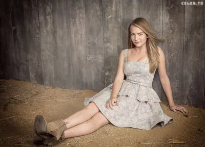 Britt Robertson