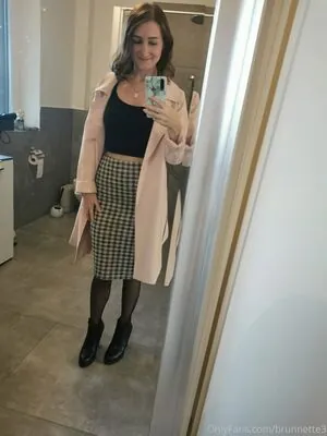 brunnette3