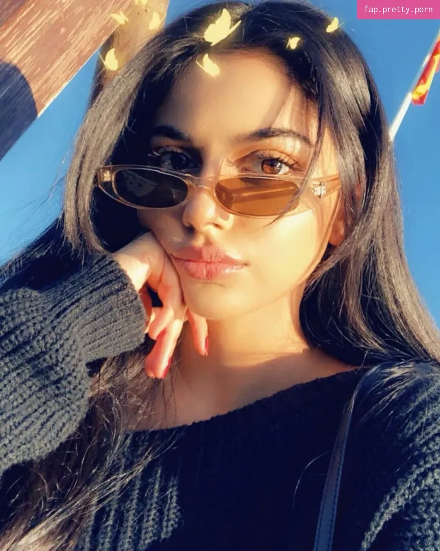 Banita Sandhu - Photo #23