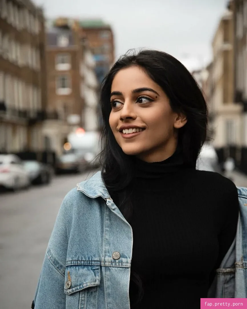Banita Sandhu - Photo #27