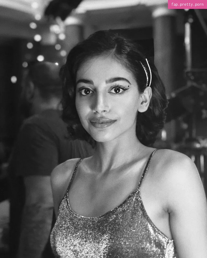 Banita Sandhu - Photo #40