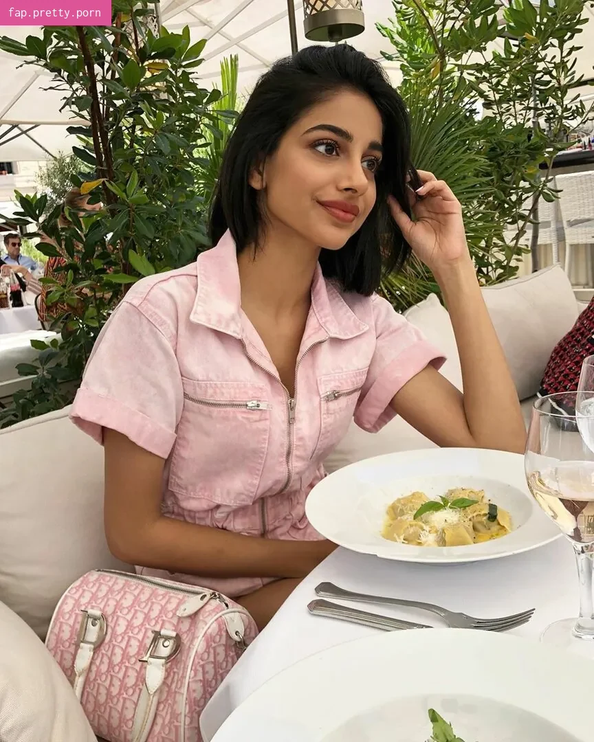 Banita Sandhu - Photo #41