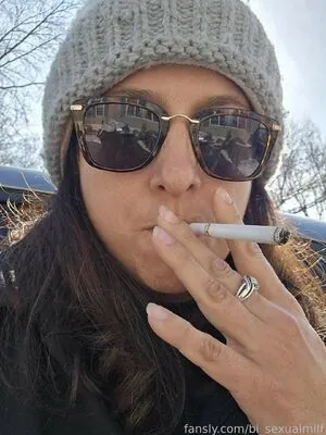 bi_sexualmilf