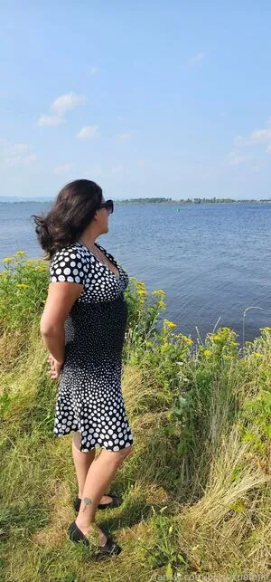 bi_sexualmilf