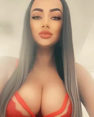 Busty Sexy Lora