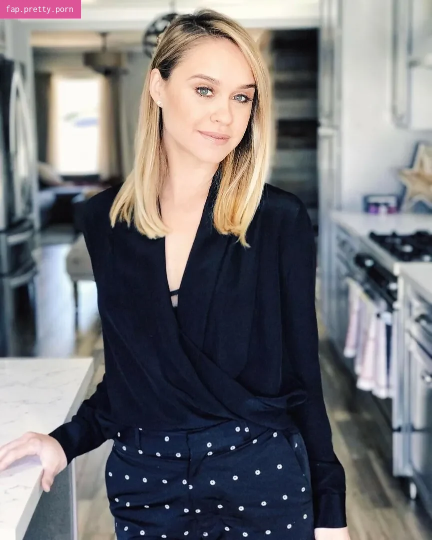 Becca Tobin - Photo #37