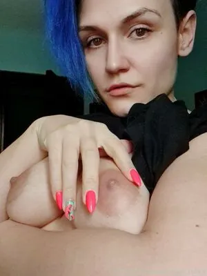 bella_tough_cookie