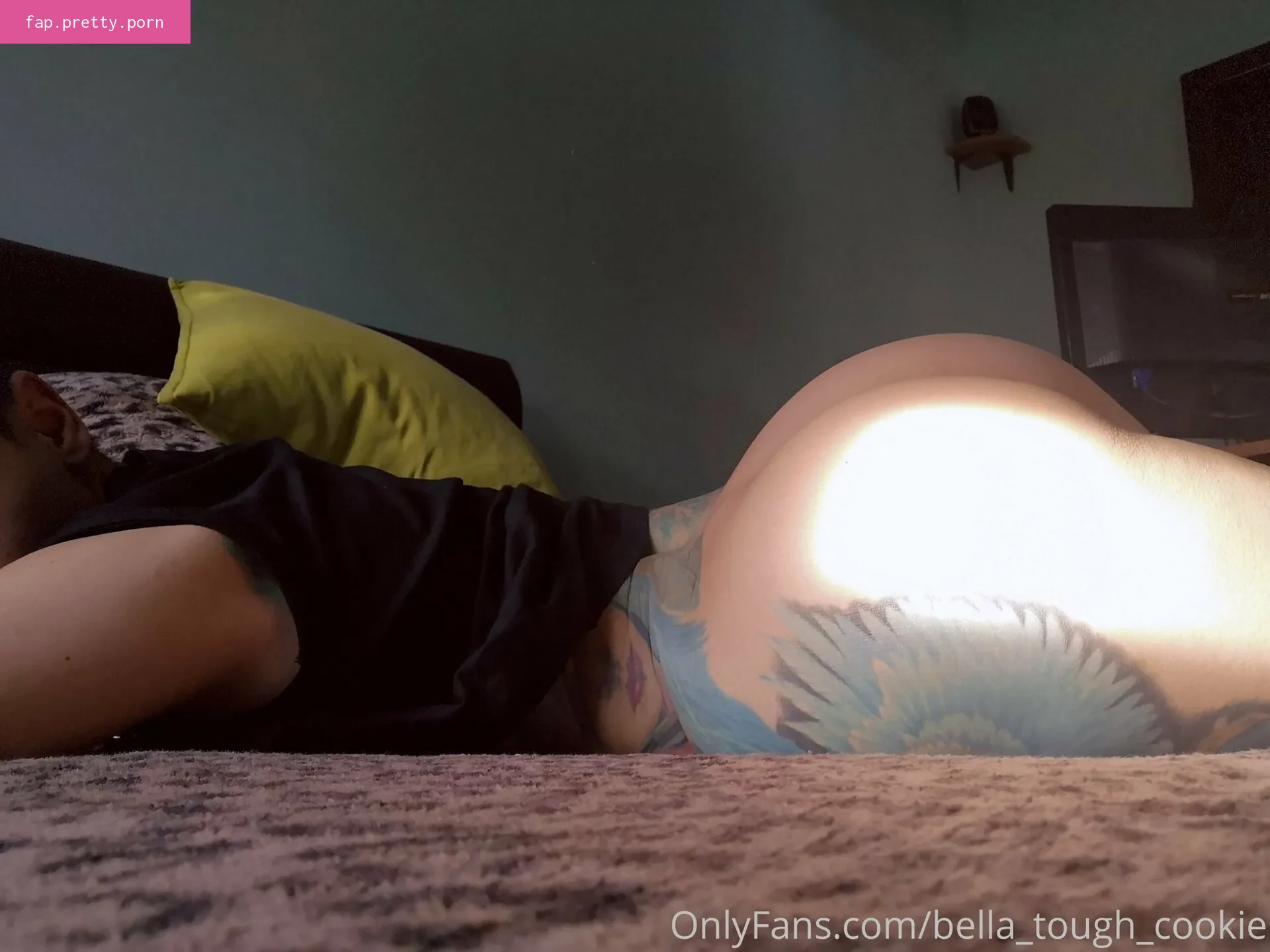 bella_tough_cookie - Photo #32