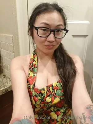 bustyasianbabe95