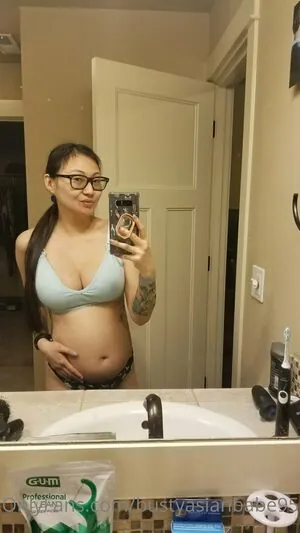 bustyasianbabe95