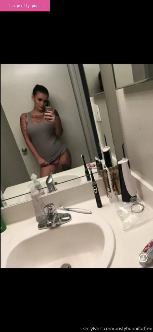 bustybunniforfree - Photo #24
