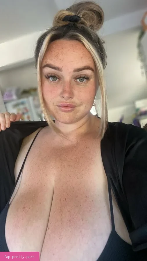 bustyholly - Photo #53