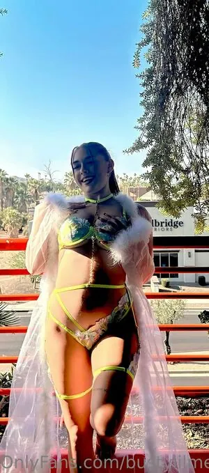 bustylilmegan