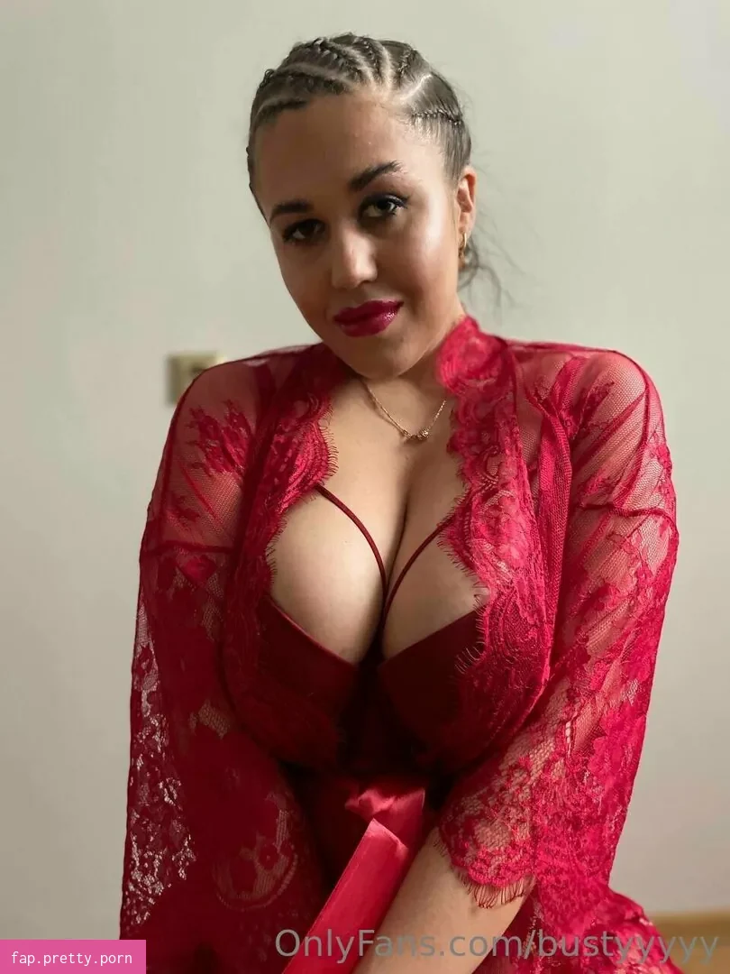 bustyyyyy - Photo #54