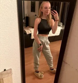 blonde_vivi