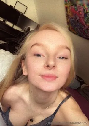 blonde_vivi