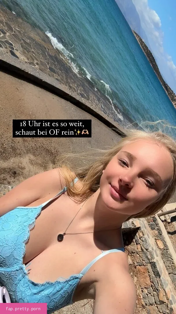 blonde_vivi - Photo #65