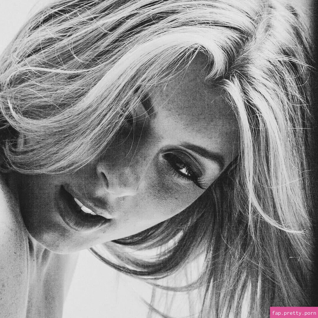 Bella White - Photo #22