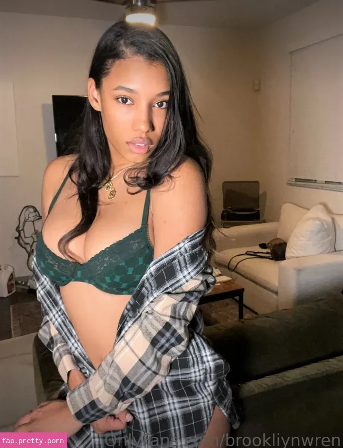 Brookliyn Wren - Photo #78