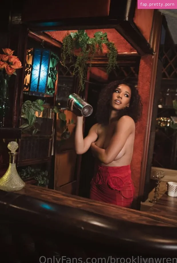 Brookliyn Wren - Photo #40