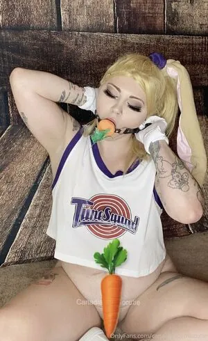 canadiancomiccutie