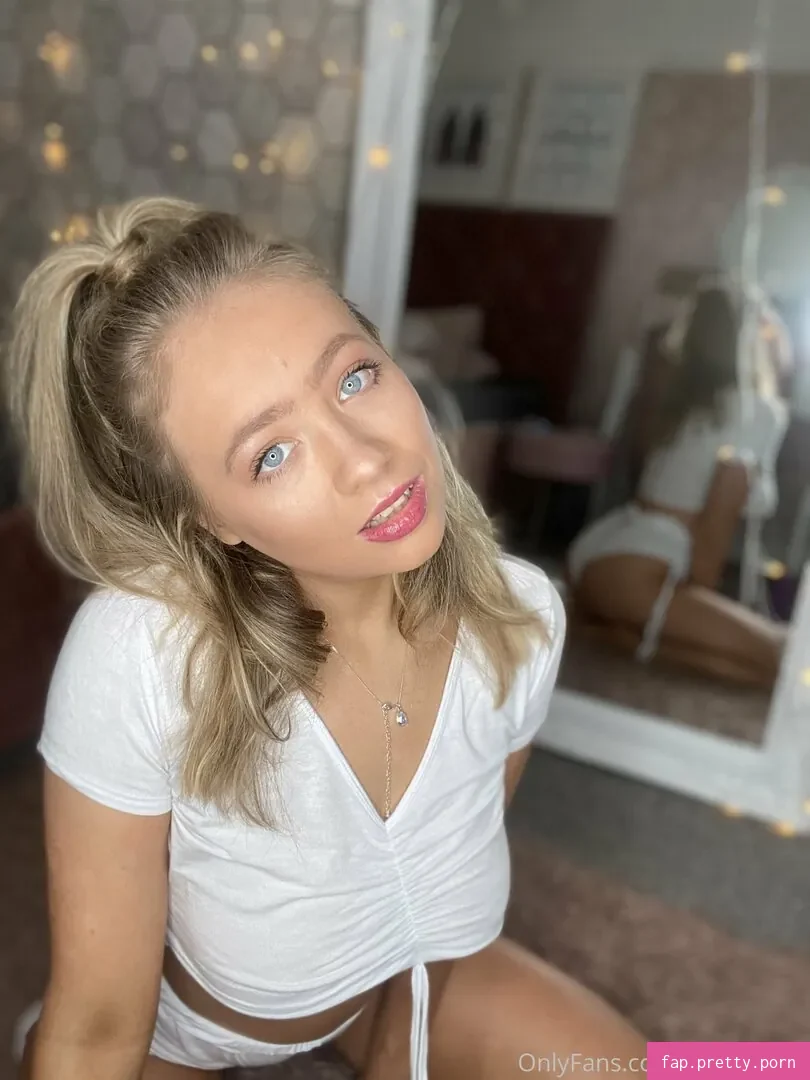 Cara Arabella - Photo #12