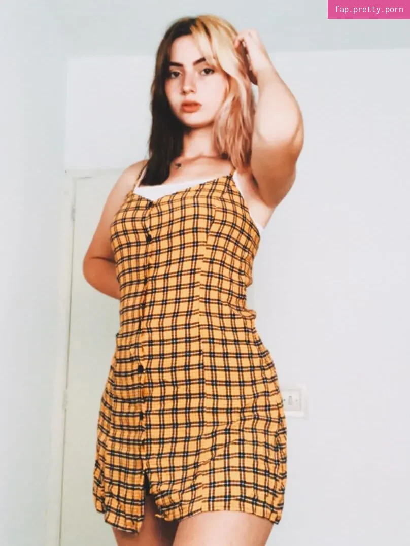 _carlaperezz - Photo #02