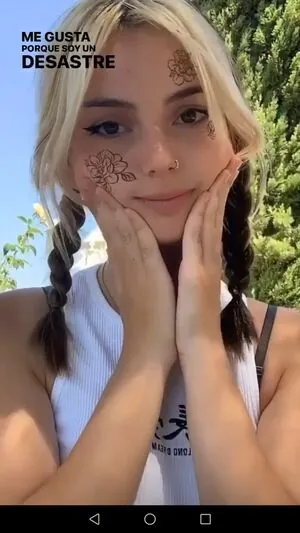 _carlaperezz content