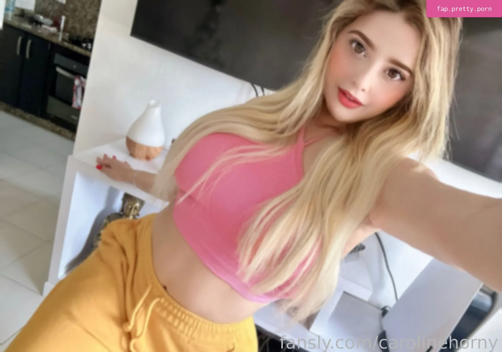 carolinehorny - Photo #23
