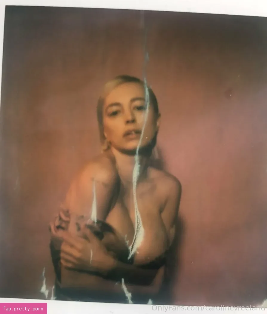 carolinevreeland - Photo #40