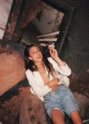 Chloe Bennet