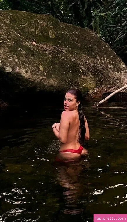 Clara Buarque - Photo #13