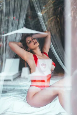 Carlotta Champagne