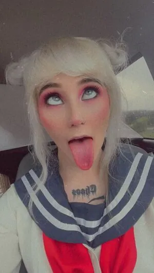 Carrie Cannie / carrie_cannie