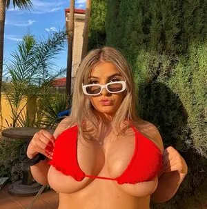 Chloe C