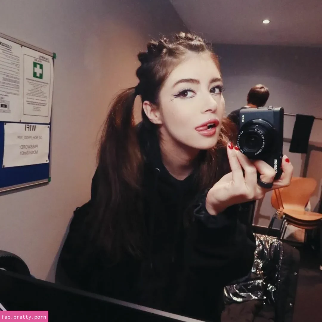 Chrissy Costanza - Photo #99