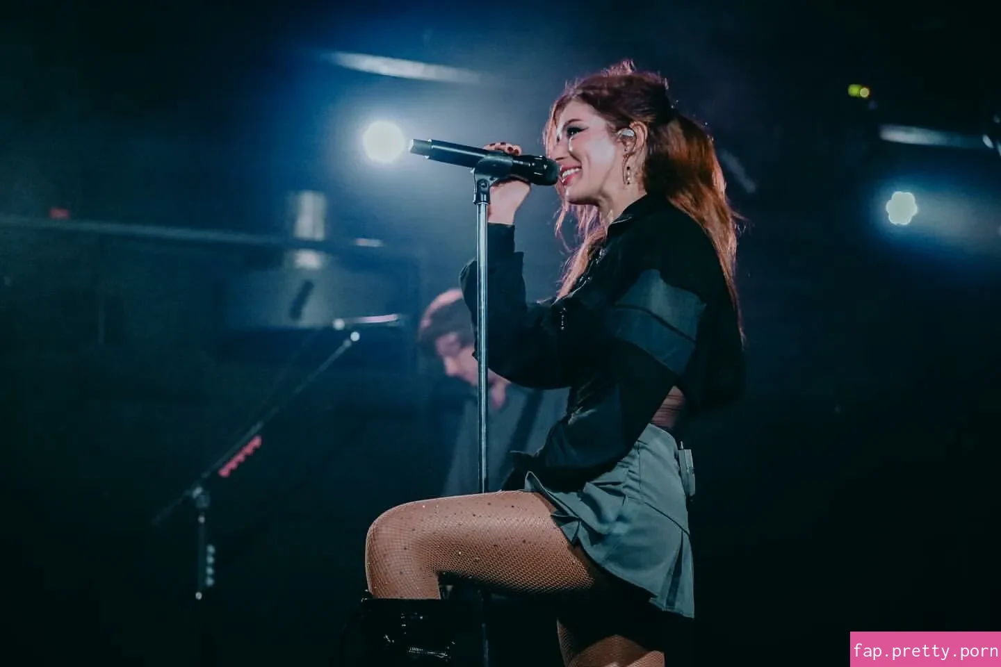 Chrissy Costanza - Photo #19