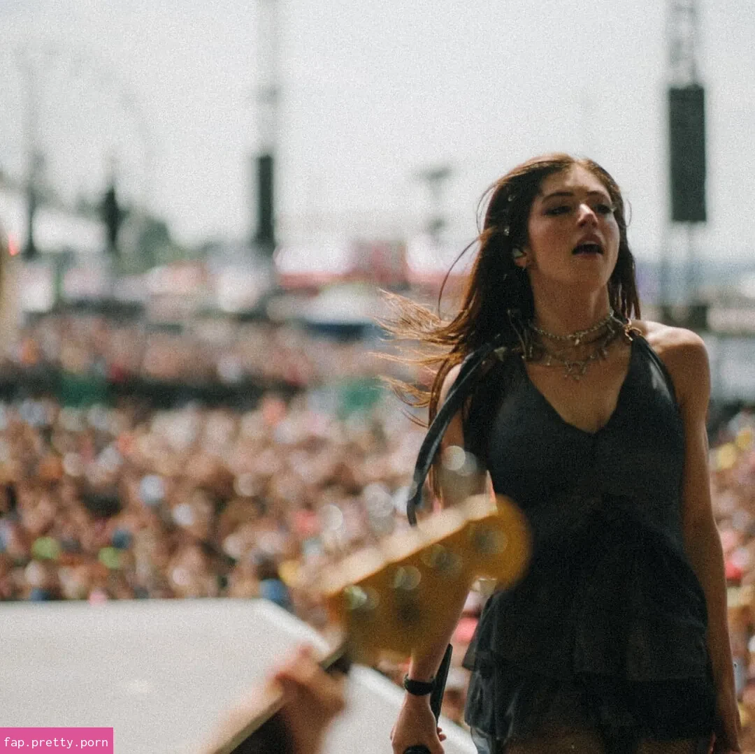 Chrissy Costanza - Photo #78